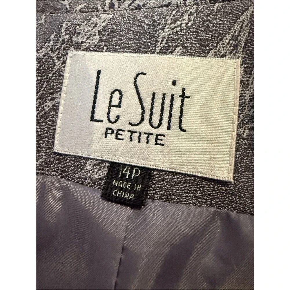 NWT Le Suit Skirt Suit Woman's Size 14P Grey Floral 2-Piece Set Blazer & Skirt